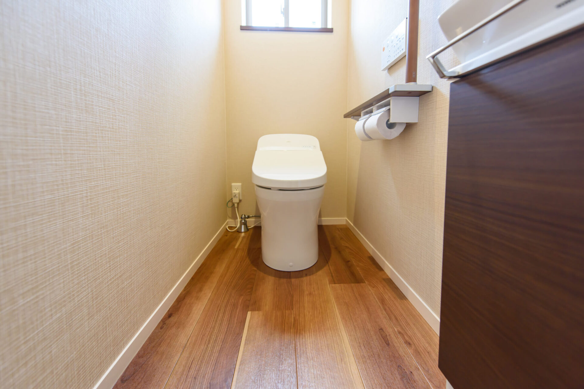 トイレ全体のリフォーム：30万円～