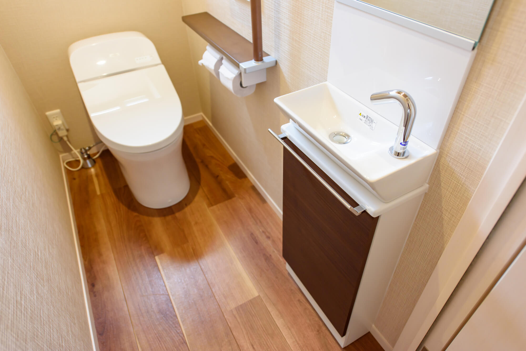 トイレの床で人気の床材とは？リフォームでの床材選びのポイントについて