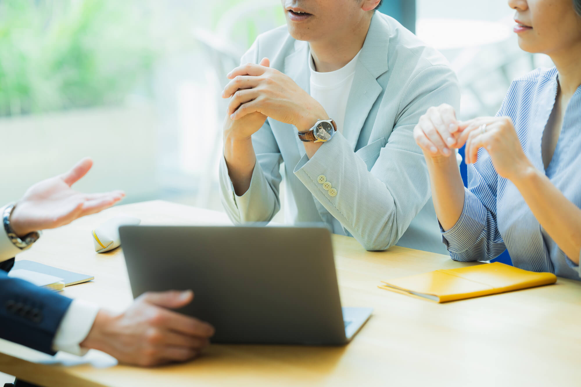 床の表面にカビやぬめりが発生している